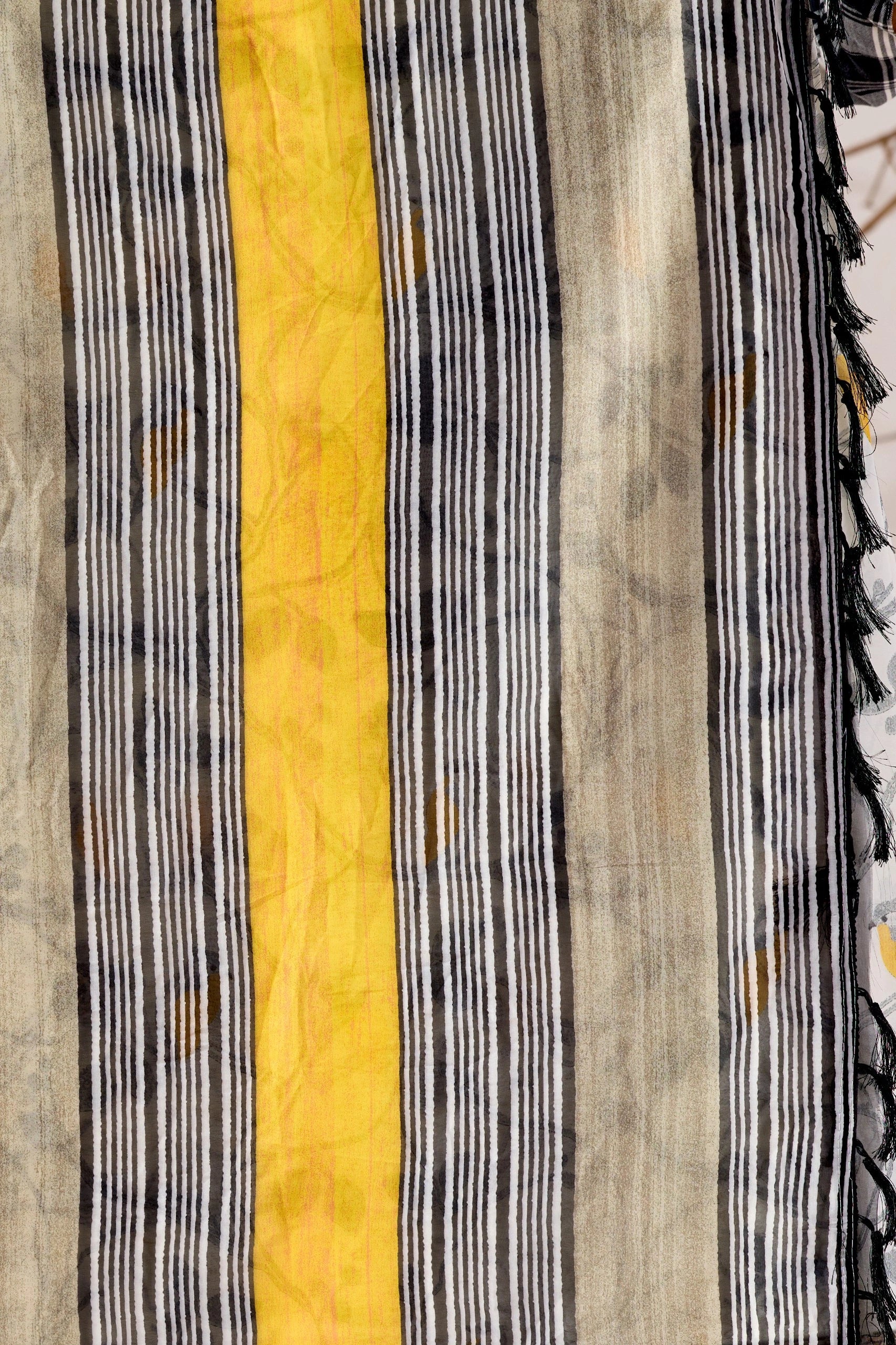 White Digital Print Border Soft Georgette Saree - kalyanja